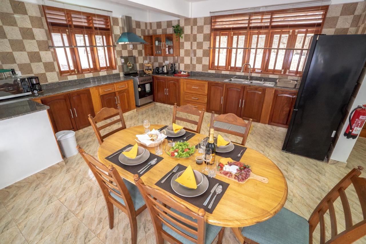 La Belle Self Catering *
