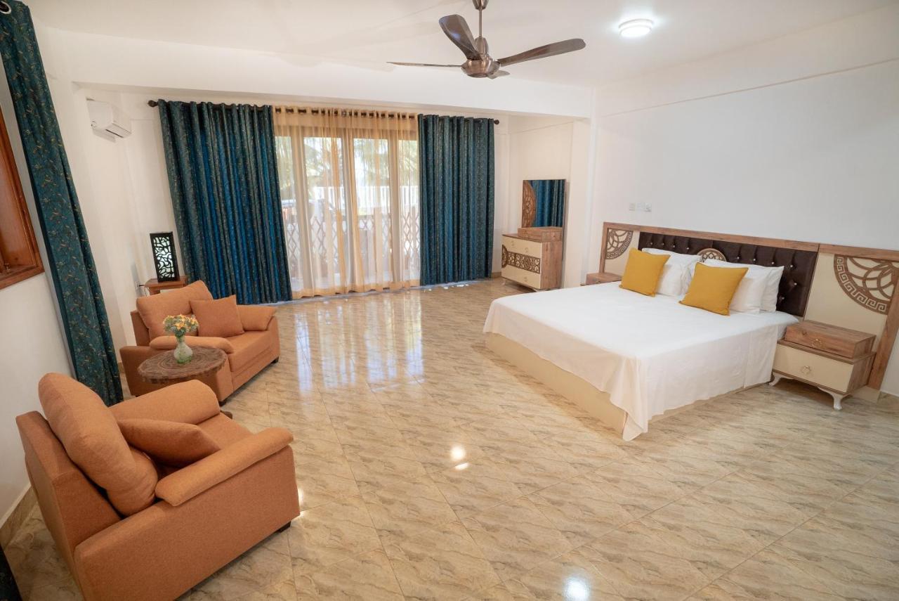 La Belle Self Catering *