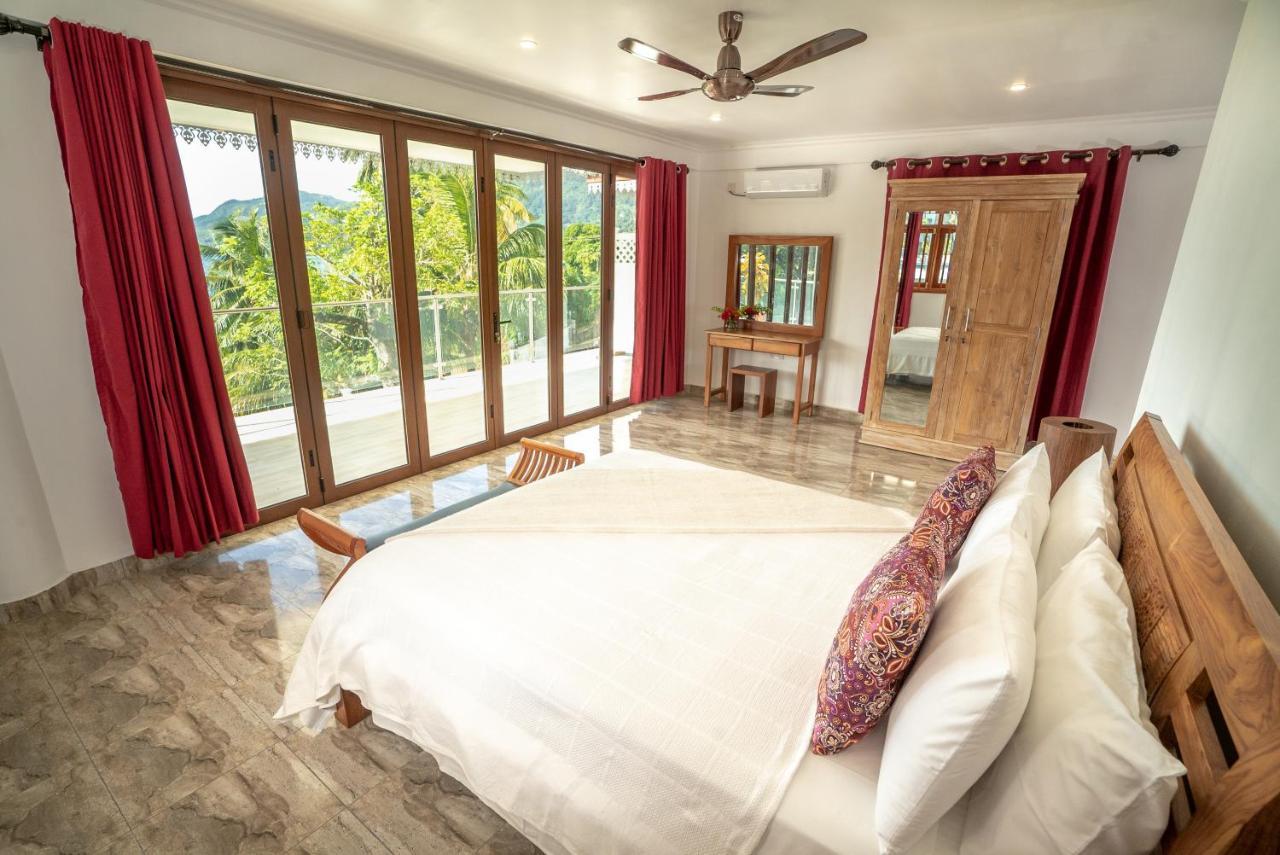 La Belle Self Catering